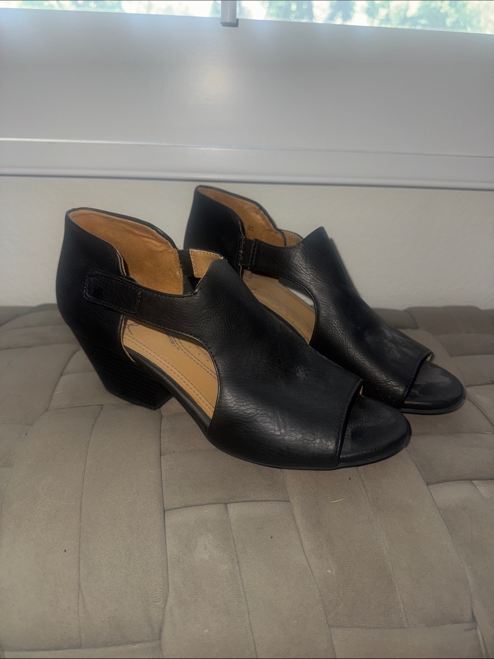 Natural Soul Black Heeled Sandals Womens 8.5